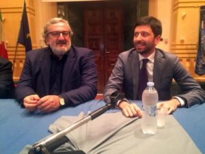 Un momento della conferenza con Roberto Speranza deputato della minoranza Pd (D) e del presidente della Regione Puglia, Michele Emiliano (Pd) a Foggia, 4 Novembre 2016. ANSA